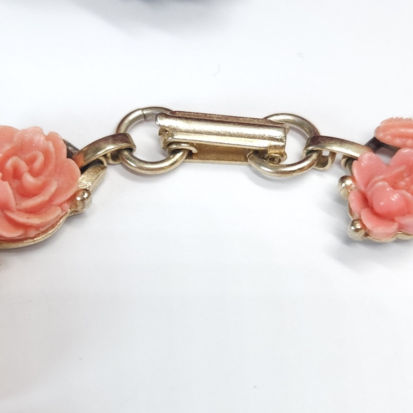 Vintage Carved Celluloid Coral Rose & Faux Pearl Gold Plated Bracelet 7 3/4" - Picture 4 of 7